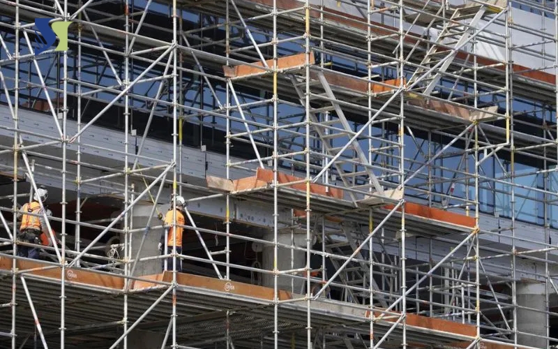 Thi công giàn giáo nêm 02